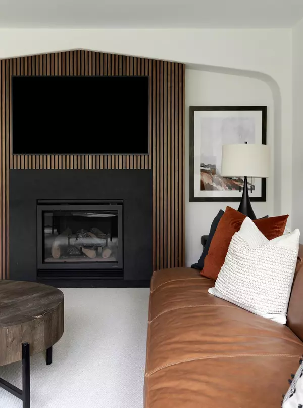 Excelsior, MN 55331,161 3rd ST