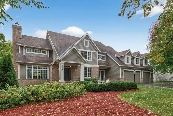 8019 Marsh Creek RD, Woodbury, MN 55125