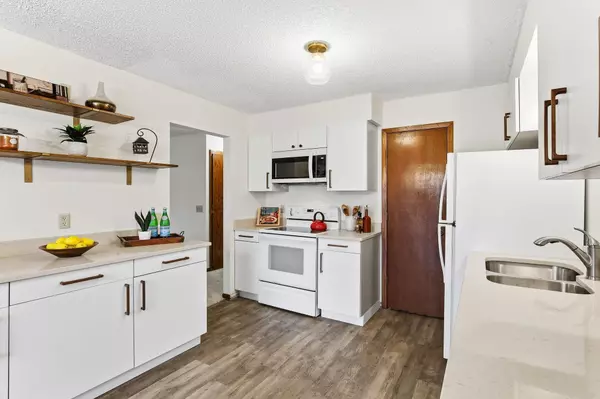 West Saint Paul, MN 55118,1923 Fox Ridge DR #B