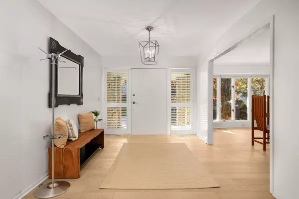 Edina, MN 55439,6212 Saint Albans CIR