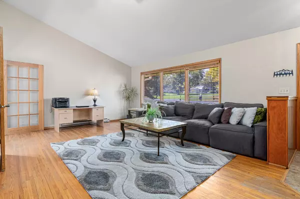 Hammond, WI 54015,810 John ST