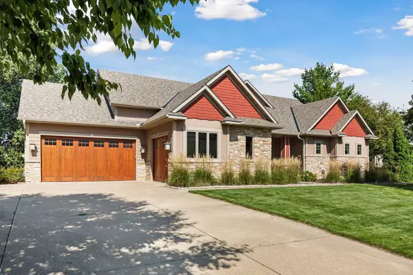 8310 Marsh Creek RD, Woodbury, MN 55125