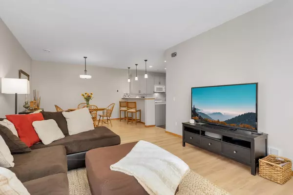 Blaine, MN 55449,11258 Isanti CT NE