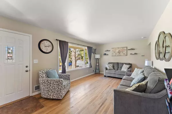 Inver Grove Heights, MN 55076,7134 Claude AVE