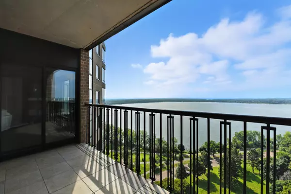 Minneapolis, MN 55416,2950 Dean Pkwy #2205