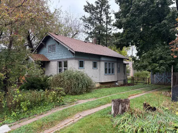 1122 Sturtevant ST, Red Wing, MN 55066