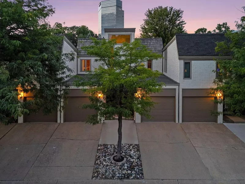 3770 Towndale DR, Bloomington, MN 55431