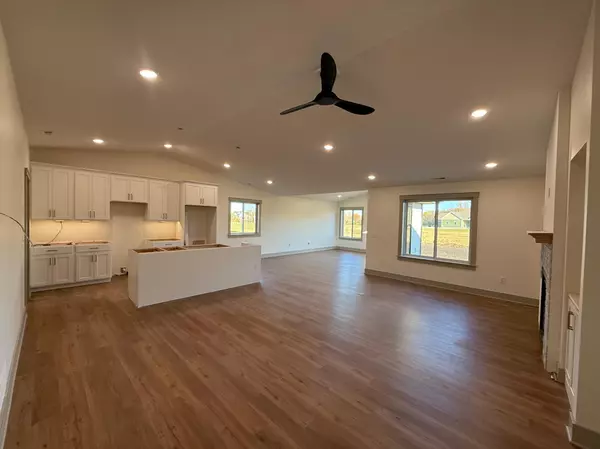 Mankato, MN 56001,309 Pinehurst DR