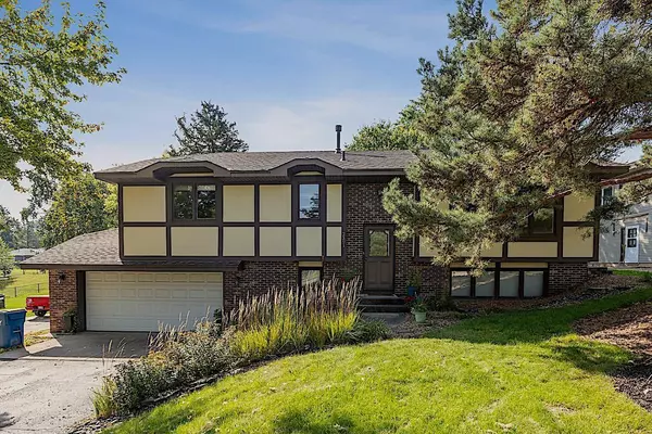 2391 7th ST NW, New Brighton, MN 55112