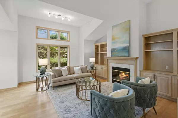 2260 Sherwood CT, Minnetonka, MN 55305