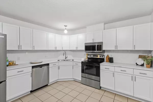 Minnetonka, MN 55305,2260 Sherwood CT