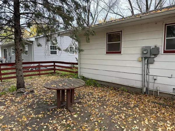 Willmar, MN 56201,372 13th ST SE