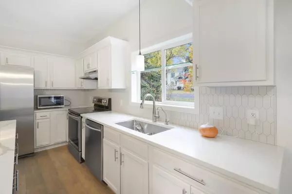 Lakeville, MN 55044,21305 Hytrail CIR