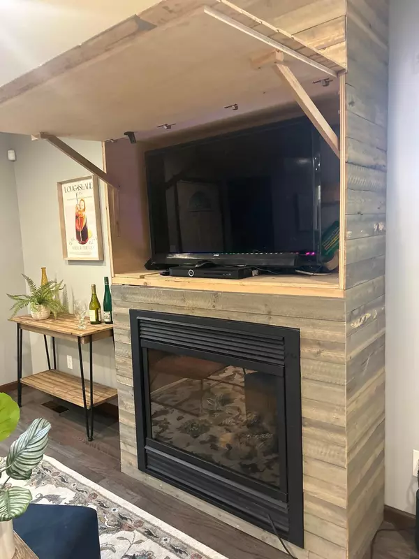 West Saint Paul, MN 55118,1348 Calumet AVE