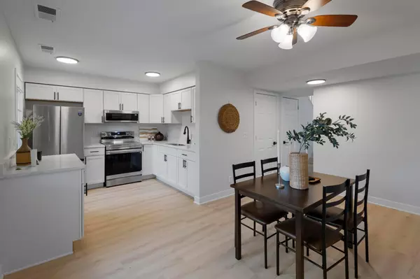 Woodbury, MN 55125,7838 Dunmore RD