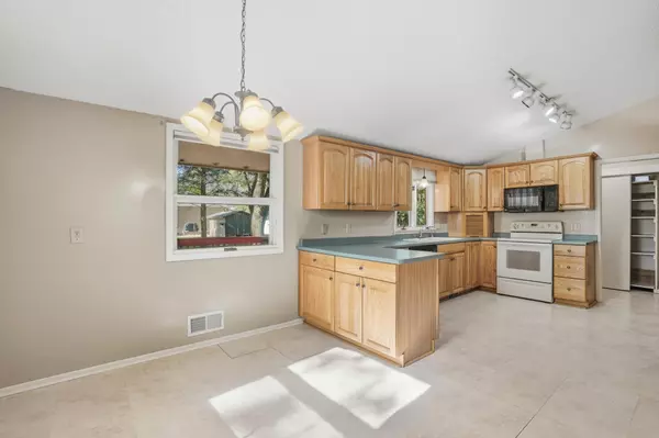 Hutchinson, MN 55350,104 Mark DR NE