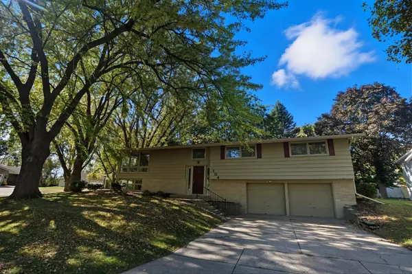 Hutchinson, MN 55350,104 Mark DR NE