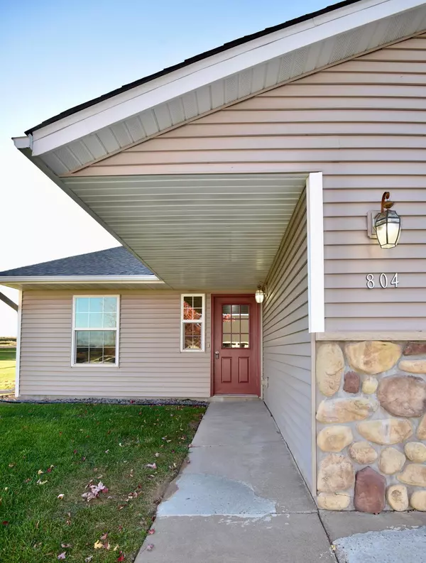 Milaca, MN 55371,804 11th AVE N