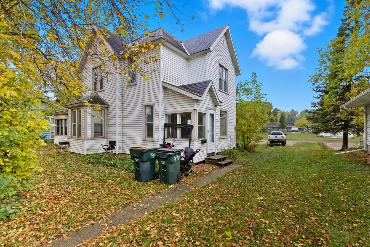 Hutchinson, MN 55350,524 Bluff ST NE