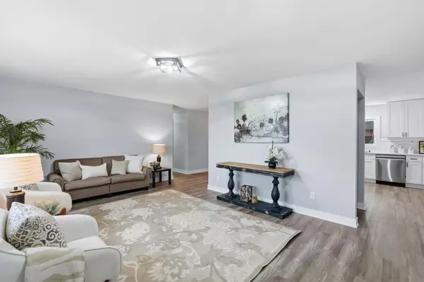 Bloomington, MN 55437,4301 Heritage Hills DR
