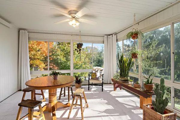Minnetonka, MN 55391,15415 Holdridge RD E