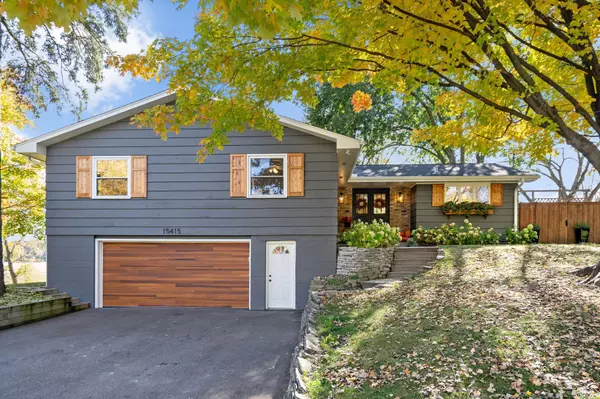 Minnetonka, MN 55391,15415 Holdridge RD E