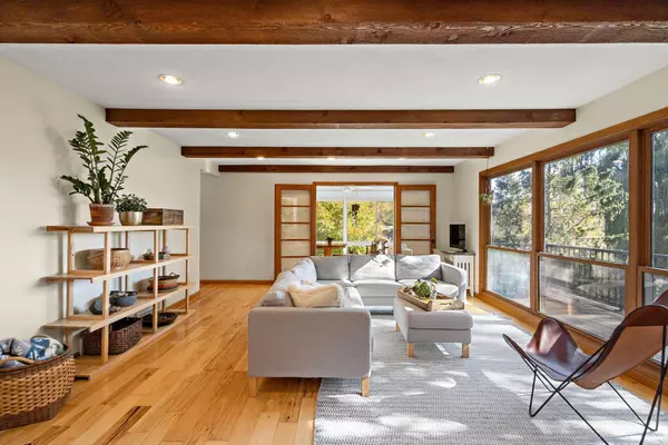 Minnetonka, MN 55391,15415 Holdridge RD E