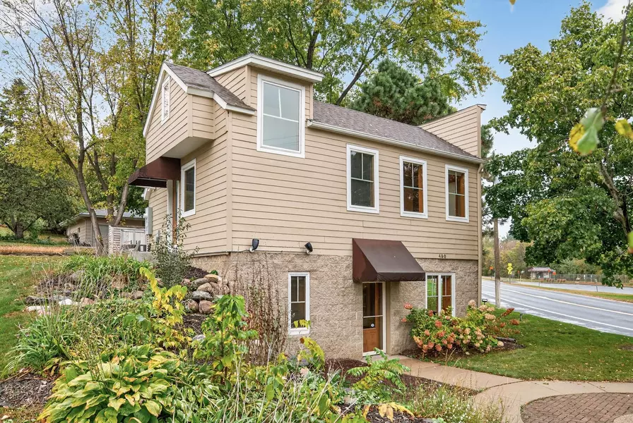 490 Old Carver RD, Carver, MN 55315