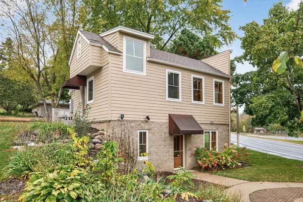490 Old Carver RD, Carver, MN 55315