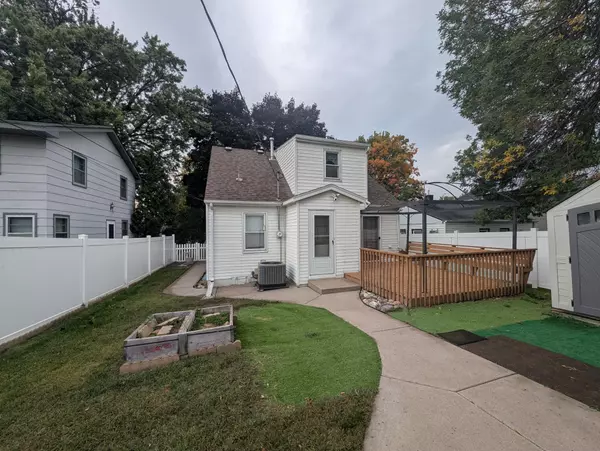 Columbia Heights, MN 55421,5027 6th ST NE