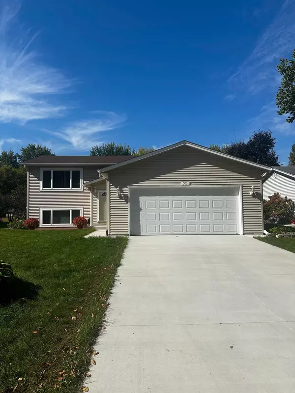 Chaska, MN 55318,586 Kassel LN