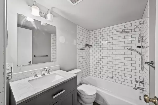 Hopkins, MN 55343,920 9th AVE S #5