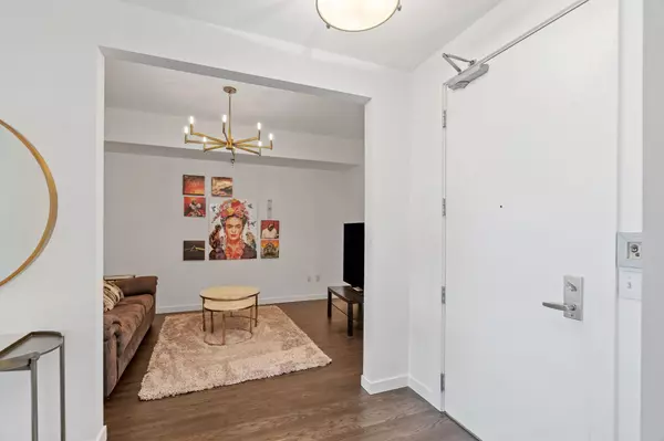 Minneapolis, MN 55401,600 S 2nd ST #S405