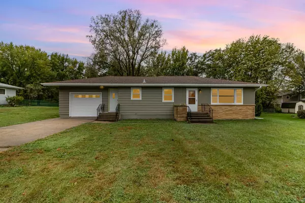 1448 Glynview TRL, Faribault, MN 55021