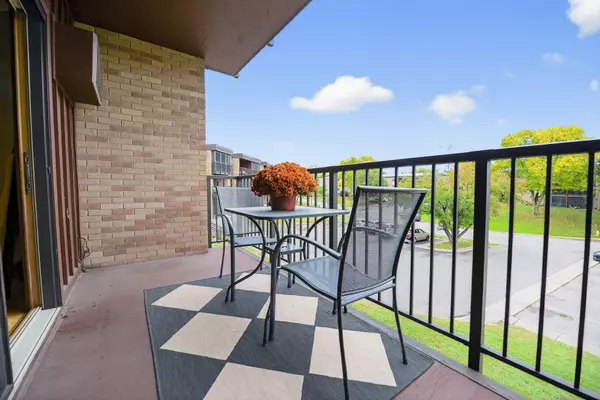 Roseville, MN 55113,2700 Oxford ST N #135