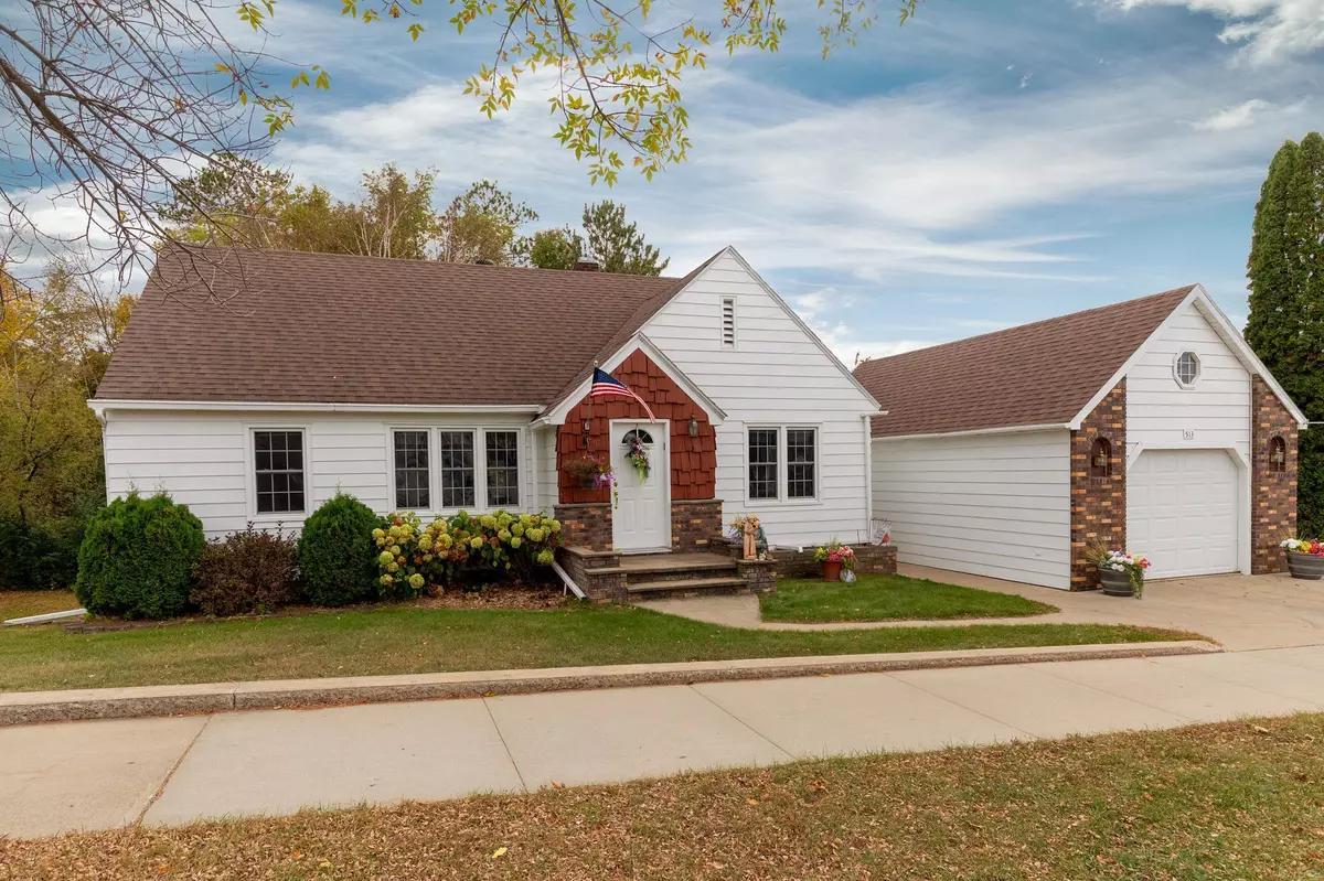 Walker, MN 56484,513 Michigan AVE W