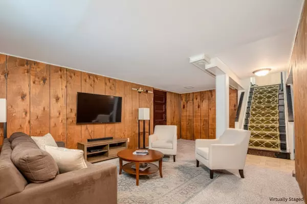 Minneapolis, MN 55405,37 Queen AVE S