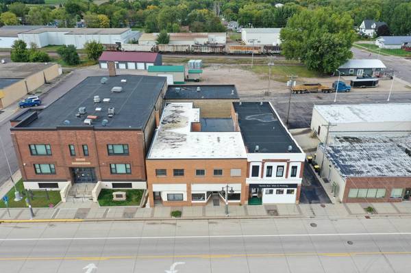 906 W Lincoln AVE, Olivia, MN 56277