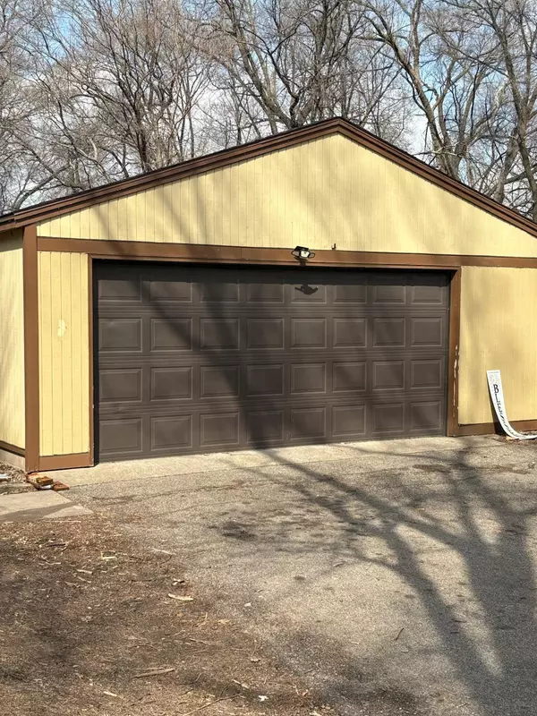 South Saint Paul, MN 55075,227 Dale ST E