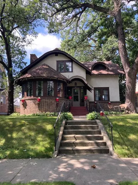 Saint Cloud, MN 56303,717 6th AVE N