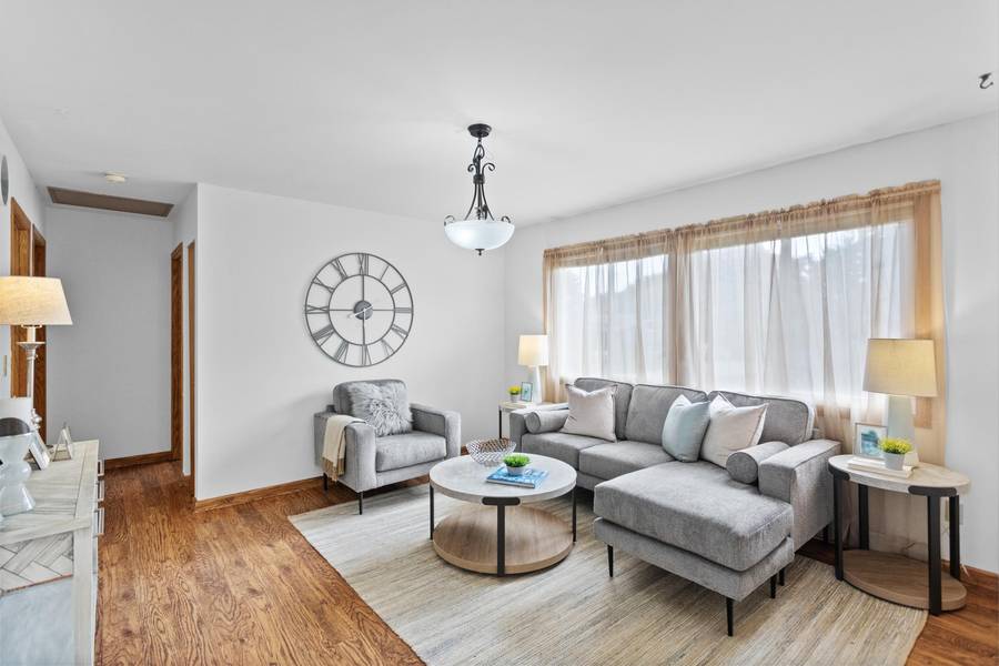 2123 Cliffhill LN, Eagan, MN 55122