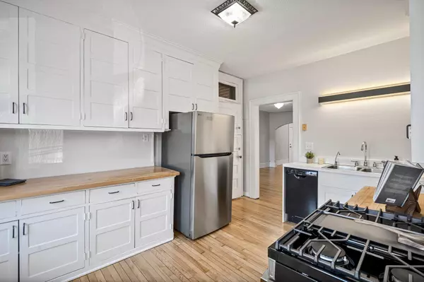 Minneapolis, MN 55405,2112 Emerson AVE S #3