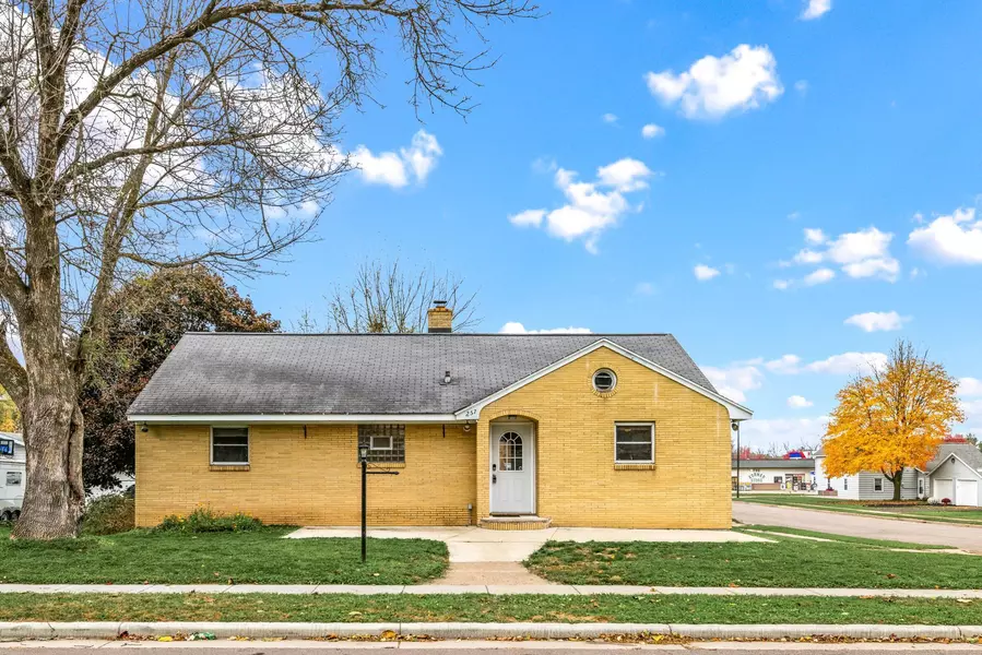 257 E Mckinley AVE, Fall Creek, WI 54742