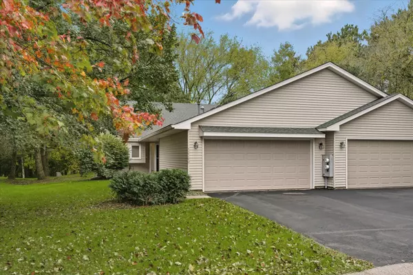 12760 Falcon CT N, Hugo, MN 55110