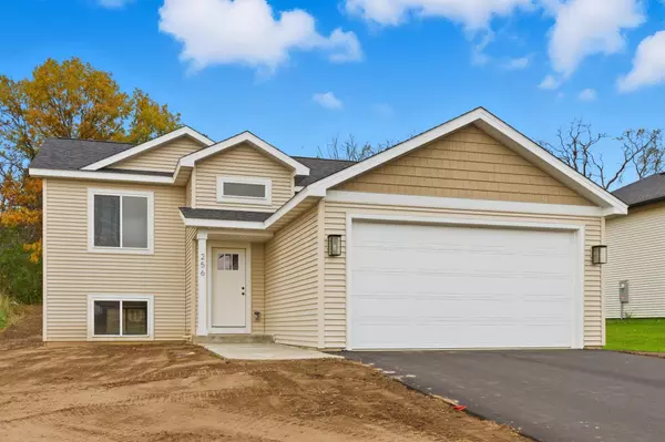 256 Dakota AVE, Roberts, WI 54023