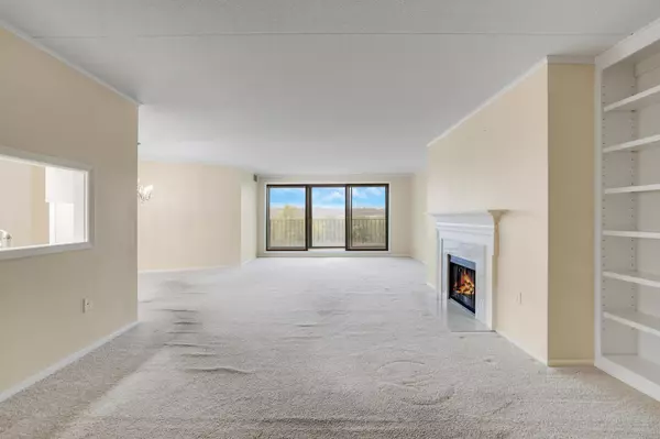 Lilydale, MN 55118,1101 Sibley Memorial HWY #303