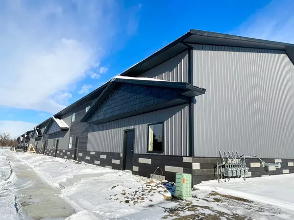 Moorhead, MN 56560,1607 29th AVE S #9