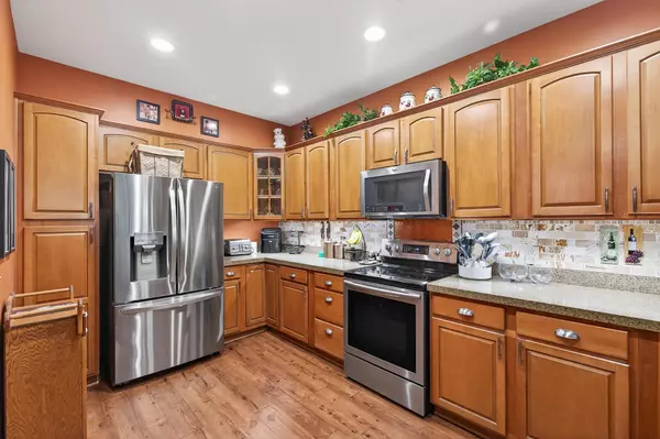 Maple Grove, MN 55311,9872 Alvarado LN N