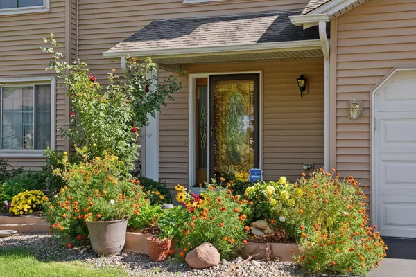 Eagan, MN 55123,4156 Hilltop LN