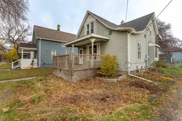 717 9th ST N, Fargo, ND 58102